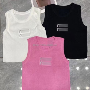 Abbigliamento firmato all'ingrosso estate senza maniche lavorato a maglia Top corto ricamato moda marca <span class=keywords><strong>canotta</strong></span> donna - Product Image 3