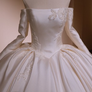 Robe <span class=keywords><strong>de</strong></span> <span class=keywords><strong>mariée</strong></span> élégante ivoire grande taille à manches longues avec dentelle florale, taille basque en satin, style princesse <span class=keywords><strong>pour</strong></span> <span class=keywords><strong>la</strong></span> <span class=keywords><strong>mariée</strong></span> - Product Image 4