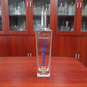 Bouteille en verre de flint premium carrée de 750 ml pour rhum, avec <span class=keywords><strong>bouchon</strong></span> en liège, vide, vente en gros - Product Image 5