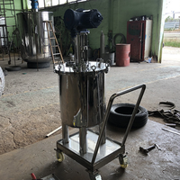 Réservoir de mélange mobile à simple couche en acier inoxydable 304 vertical de 100 L pour liquides visqueux chimiques fins