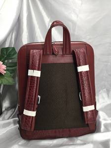 Mochila de Cuero de Cocodrilo 100% Simple y Elegante para Hombre, Capacidad de 20-35L, Cierre de Cremallera - Product Image 6