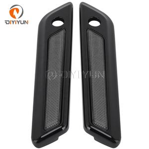 ฝาครอบบานพับกระเป๋าข้างมอเตอร์ไซค์สำหรับ Harley Touring <span class=keywords><strong>Road</strong></span> <span class=keywords><strong>King</strong></span> Street Glide Electra Glide FLHT FLHR 2014-2022 2019 <span class=keywords><strong>2018</strong></span> - Product Image 4