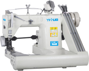 Machine à coudre industrielle à 3 aiguilles YS-928-PS, machine à coudre à triple aiguille pour la confection de patte de boutonnage tissée pour la confection de vêtements - Product Image 1