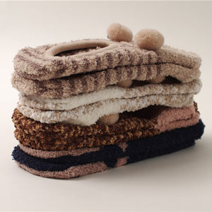 सर्दियों में गर्म फर्श फ़ज़ी होम क्रिसमस चप्पल महिलाओं के गैर-पर्ची मोटी मोटी भालू कुत्ते महिलाओं के लिए जूते मोजे - Product Image 4