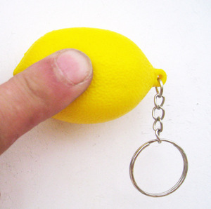 Llavero Antiestrés Promocional de PU con Logotipo Personalizado, Llavero Antiestrés con Forma de Limón - Product Image 4