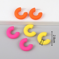 Boucles d'oreilles créoles en acrylique populaires en forme de C, style mode, pour femme, finition mate dépolie, simples, coréennes, 3 paires/ensemble, couleur bonbon Cc FS