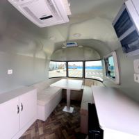 Remorque de voyage durable, caravane, camping-car, remorque alimentaire tractable pour le camping en plein air et la restauration mobile avec un design spacieux
