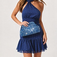 Sacs à main en jean tendance avec broderie de perles et fleurs, pochettes bohèmes en forme de nuage, sacs de soirée à fermeture à clip, vente en gros d'usine