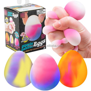 Jouet anti-stress en forme d'œuf de Pâques en TPR souple et moelleux, petite taille, activé par l'eau, changeant de couleur, idéal pour les cadeaux - Product Image 1
