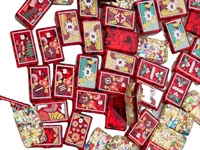 Tuiles de Mahjong Artistiques en Acrylique Rouge Style Américain, Motifs Confettis Colorés et Feuille d'Or, Finition Épaisse et Brillante, Nouvel An
