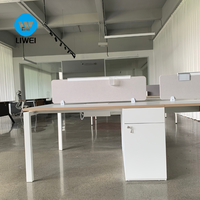 Poste de travail de bureau moderne, modulaire, extensible et personnalisable, 2/4/6 places, avec bureaux en cluster face à face, en bois de qualité E0