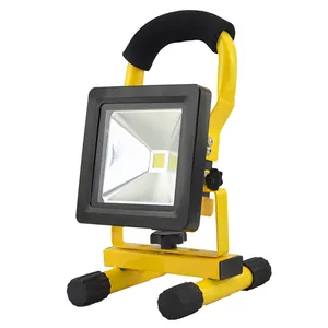 Su geçirmez acil durum şarj edilebilir led projektör taşınabilir led projektör 10W 20W 30W 50W tripod ile şarj edilebilir çalışma lambası