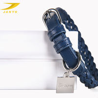 Ensemble collier et laisse pour animaux de compagnie en PU tressé à la main, avec poignée rembourrée en cuir souple, boucle en métal argenté et étiquette personnalisée – Vente en gros
