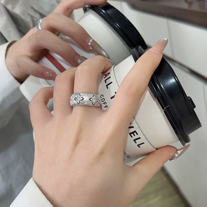 แหวนเงินแท้ S925 รูปใบโคลเวอร์สี่แฉก ลายฉลุขัดเงา สไตล์วินเทจ เครื่องประดับแฟชั่นสำหรับทุกเพศ เหมาะสำหรับเป็นของขวัญ - Product Image 2