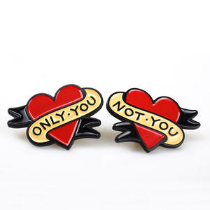 Distintivi smaltati personalizzati dal Design creativo spille a cuore <span class=keywords><strong>Mr</strong></span> And Miss san valentino Lovers Gift spilla Souvenir di nozze Pin - Product Image 2