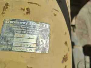 รถดันดินมือสอง Caterpillar D11R รุ่น CAT D10N D10T D10R D9N D9R D8R รถดันดินแบบตีนตะขาบ พร้อมอะไหล่เครื่องยนต์ ปั๊ม และชิ้นส่วนสำคัญ - Product Image 3