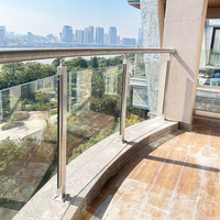 Rampe moderne en acier inoxydable brossé avec verre trempé feuilleté, balustrade sans cadre pour escalier, terrasse et clôture de piscine
