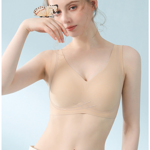 Sujetador de camiseta inalámbrico ligero y de apoyo con un diseño sin costuras, perfecto para damas que buscan cobertura completa - Product Image 1
