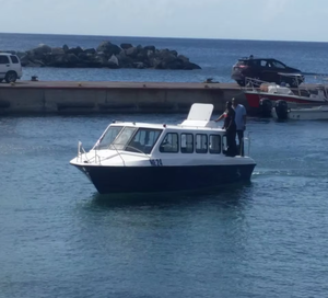 Bote <span class=keywords><strong>de</strong></span> <span class=keywords><strong>Pasajeros</strong></span> Económico <span class=keywords><strong>de</strong></span> 8.6m/28 pies, Taxi Acuático, Transbordador Pequeño - Product Image 1