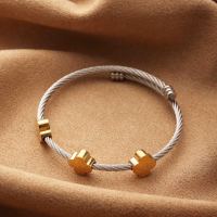 Bracelets perlés tendance, bijoux personnalisables, développement de bijoux, matériaux variés et bracelet ajustable
