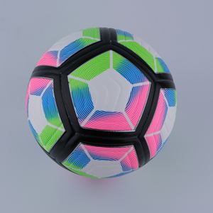 Balón de fútbol profesional tamaño 5 con logo personalizado, cosido a máquina, adecuado para entrenamiento y partidos. - Product Image 2