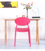 Chaise de salle à manger en plastique jaune, Design robuste, moderne, empilable, coloré