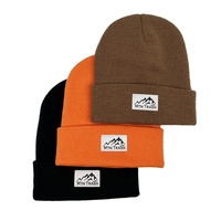 Bonnet d'hiver personnalisé avec logo, en tricot gaufré, avec patch brodé 3D, étiquette tissée, motifs à pois, nœuds, camouflage et personnages de dessins animés