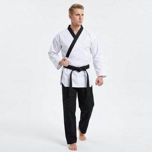 Kimono de BJJ blanc pour homme, 100% coton extensible, respirant, coupe classique, vêtements d'arts martiaux pour adultes, logo sur le devant, ceinture noire incluse - Product Image 1