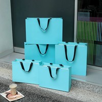 Sac en papier carton blanc mat de qualité supérieure pour chocolats, bonbons et confiseries de luxe