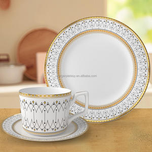 Assiette de dîner en céramique florale, <span class=keywords><strong>vaisselle</strong></span> en <span class=keywords><strong>porcelaine</strong></span> durable pour les banquets de mariage et les services de traiteur - Product Image 4