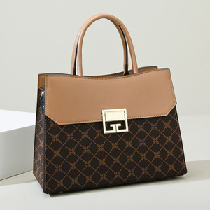 Nouveau Sac Fourre-tout en Cuir PU Personnalisé, Sacs à Main et Sacs Fourre-tout de Marque pour Femmes - Product Image 1