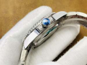 Reloj de Buceo para Hombre de Acero Inoxidable 904L con Bisel de Diamantes Azules Personalizado al por Mayor, Relojes Mecánicos Totalmente Automáticos - Product Image 3