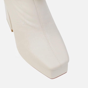 Bottes longues à talon bloc et bout carré en similicuir pour femmes ou jeunes filles - Product Image 4