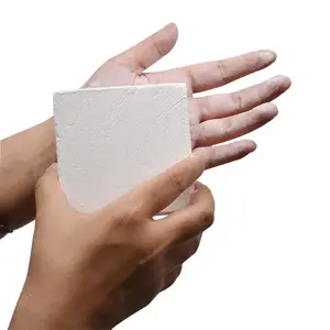 인기 있는 탄산 마그네슘 초크 블록은 손의 마찰력을 증가시켜 그립 강도를 높입니다.