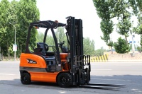 Chariot élévateur monté sur camion, petit, portable, électrique, capacité 3,5T, hauteur de levage 6m, batterie lithium-ion, zéro émission