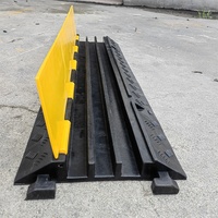 Protector de cable de silicona con gestión de goma de tope de velocidad de arranque de piso de 3 cables para protección