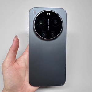 Xiaomi 17 Ultra หน้าจอ 6.9 นิ้ว 16GB 512GB AMOLED 5G ระบบปฏิบัติการ Android 14 สมาร์ทโฟนพร้อมแบตเตอรี่ 6000mAh รองรับการชาร์จเร็ว 90W และมีที่ชาร์จในชุด - Product Image 1