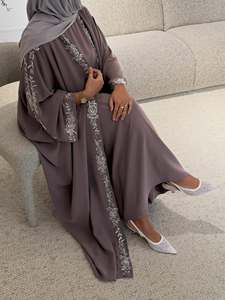 Abaya di Lusso Personalizzata Loriya con Vestito Interno, Set Modesto in 2 Pezzi per Donne Musulmane, Moda Islamica di Dubai - Product Image 3