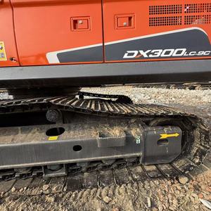 Excavadora de cadenas pesada Doosan DX300LC usada con pocas horas de uso - Product Image 6