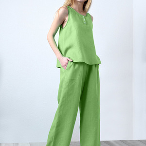 Chemises de nuit sexy personnalisées Icesilk Mini pyjamas Vêtements de maison pour femmes Col en V chaud Chemise de nuit en satin Vêtements de nuit d'été/ - Product Image 1