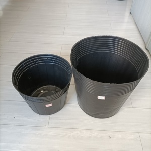 Black PE Soft Round Flower Pot Classic Design <strong>Small</strong> <strong>Planter</strong> for Outdoor Home Garden Nursery Decoration - Product Image 5
