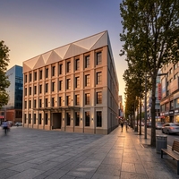 Bâtiment d'atelier industriel moderne en structure acier sur mesure, cadre en acier haute résistance pour une installation rapide dans le monde entier