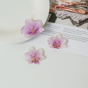 Collana con ciondolo a forma di fiore di orchidea essiccato e orecchini in resina epossidica naturale a forma di farfalla orchidea per decorazioni di gioielli - Product Image 1