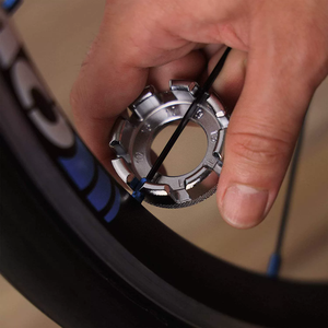 Nueva Llave Ajustable de <span class=keywords><strong>360</strong></span> Grados para Radios de Bicicleta, Herramienta de Reparación de Radios de Bicicleta de Carretera, Ajustador de Alambre de Precisión con Cubierta de Acero y Plástico - Product Image 2