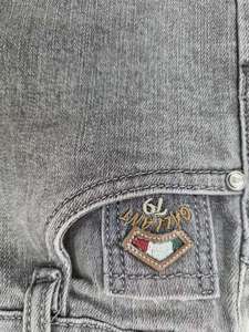 Gallant Ensemble de 6 pièces pour filles, jeans légers délavés à boutons, coupe droite ample personnalisée, en denim polyester/coton pleine longueur - Product Image 5
