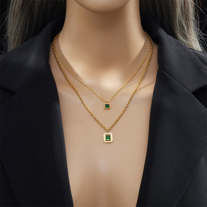 Novo Colar Feminino Banhado a Ouro 18k PVD Que Não Mancha com Pingente de Zircônia Esmeralda em Aço Inoxidável 316L de Camada Dupla - Product Image 2