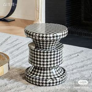 Tavolino Laterale di Design Artigianale di Alta Gamma in Crema, <span class=keywords><strong>Tavolo</strong></span> d'Angolo Creativo in <span class=keywords><strong>Resina</strong></span> di Lusso Leggero per Soggiorno - Product Image 2