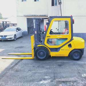 Spot Factory Komatsu FD30-16 Used Diesel Forklift 3 Ton Load Capacity Cabin 4x4 Drive Two Stage Mast Mini Forklift Attachments - Product Image 3