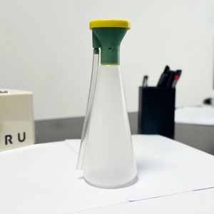 Botella portátil cilíndrica para lavado de ojos, nueva, no tóxica, de polietileno, para uso en laboratorios y plantas químicas. - Product Image 1