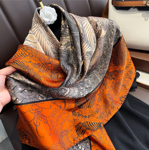 Écharpe en soie imprimée sur mesure, 90 cm carré, motif rayé, châle élégant d'été, foulard de mode printanière pour femme - Product Image 4